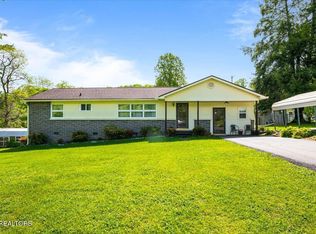 212 Sunset Dr, La Follette, TN 37766