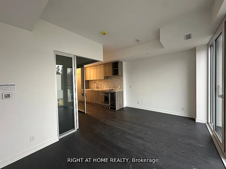 2020 Bathurst St #320 — Photo 8