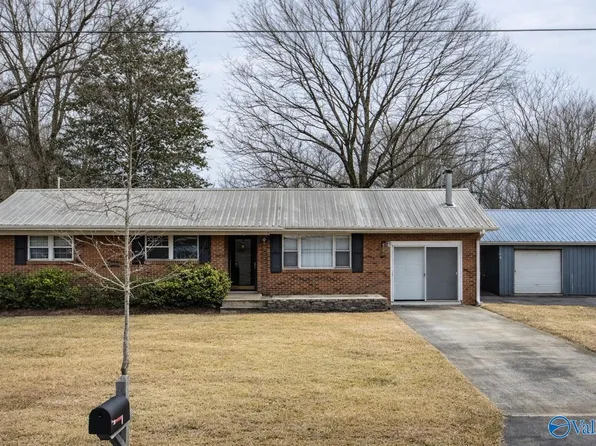 179 Circle Dr, Albertville, AL 35950