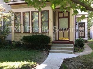 589 Woodruff Place Middle Dr, Indianapolis, IN 46201