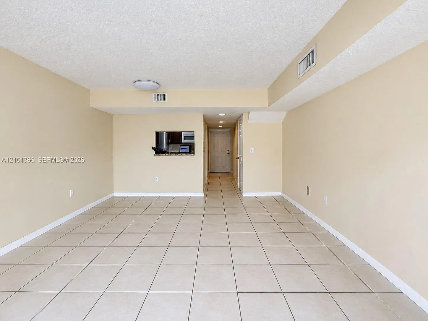 Laguna Club East Condo — Photo 2
