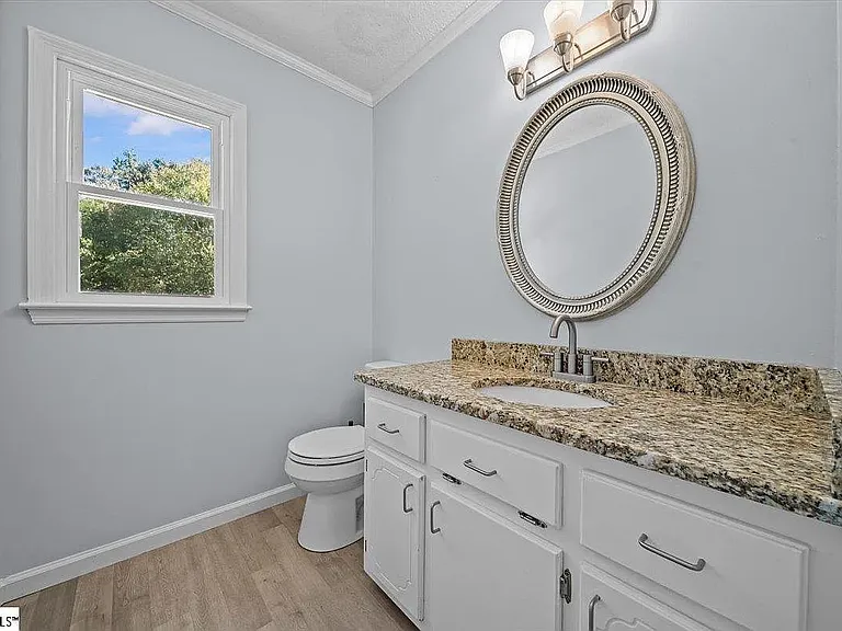 294 N Suber Rd — Photo 3