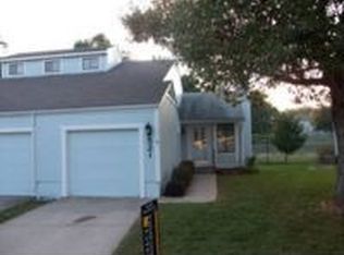 521 NW Valleybrook Rd, Blue Springs, MO 64014