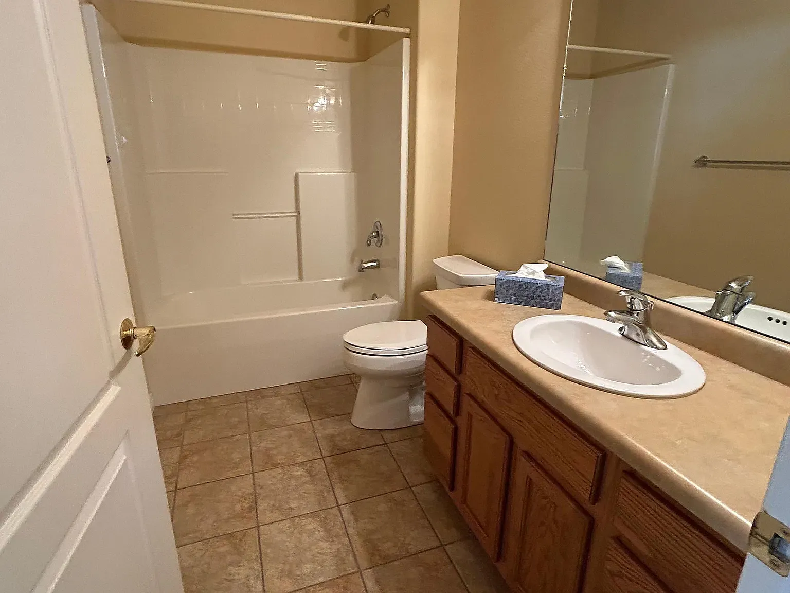 3 bed, 1486 sqft, $2,350 — Photo 2