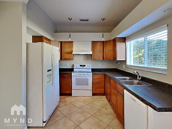 4th image of 4852 Barchetta Dr