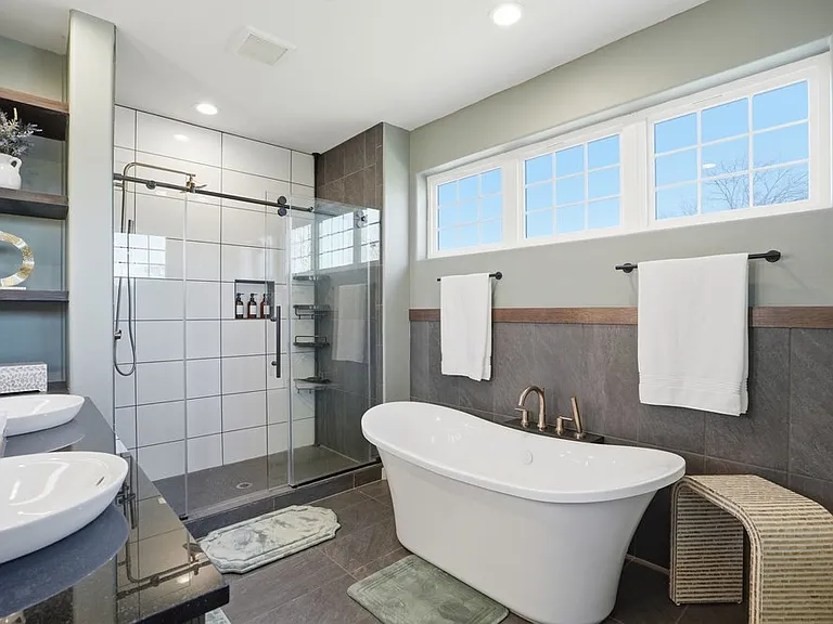 S Lewis Pl — Photo 12