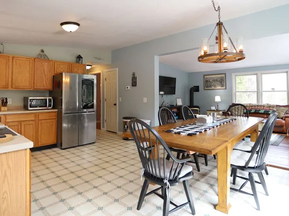76 Bog Rd, Campton, NH 03223