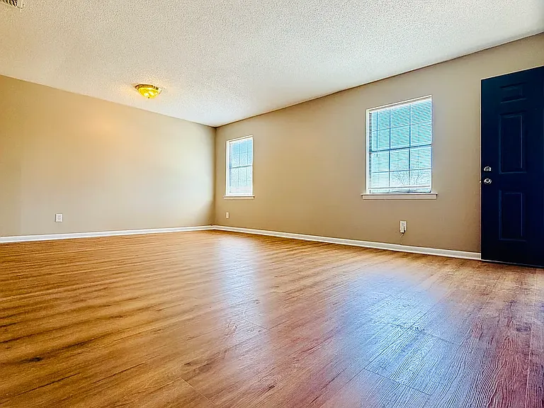 6 Almond Ct #2 — Photo 8