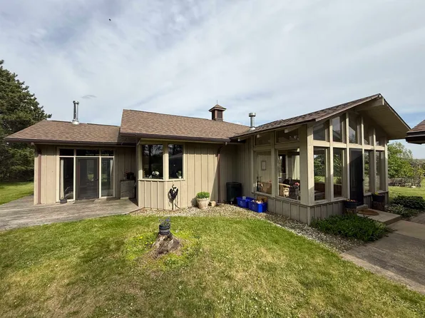 E11616 N Reedsburg Rd, Baraboo, WI 53913