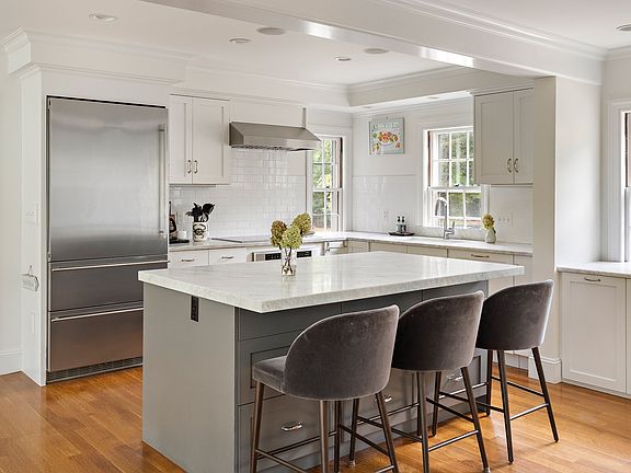 5th image of 35 Sandy Pond Rd