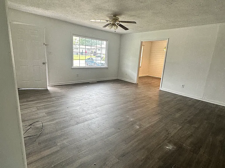 802 Oak Hurst Dr — Photo 13