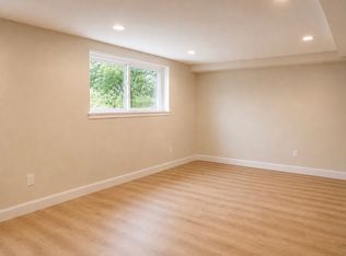617 College Ave #B, Saint Peter, MN 56082