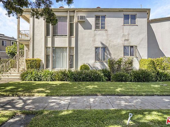 2nd image of 1655 Carmona Ave