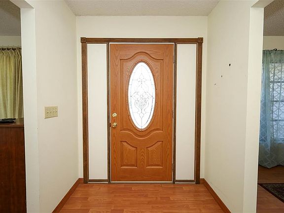 3rd image of 504 Ridgewood St
