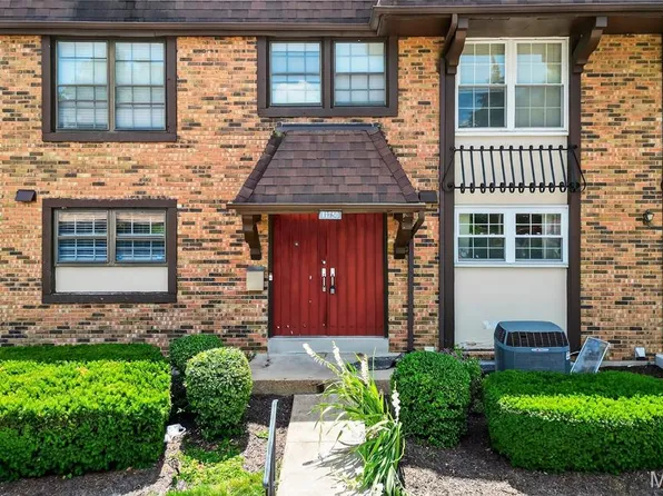 11750 Casa Grande Dr, Saint Louis, MO 63146