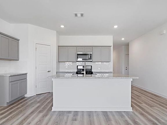 3rd image of 12856 Silverbell Ave