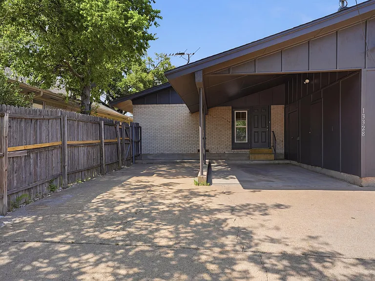 13328 Southview Ln — Photo 23