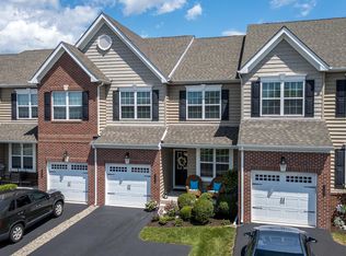 127 Mainland Square Dr, Harleysville, PA 19438