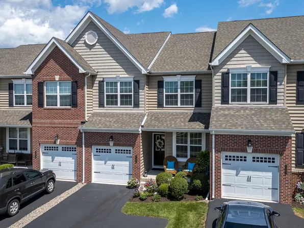 127 Mainland Square Dr, Harleysville, PA 19438