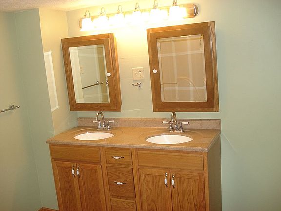 Bathroom - 1st floor