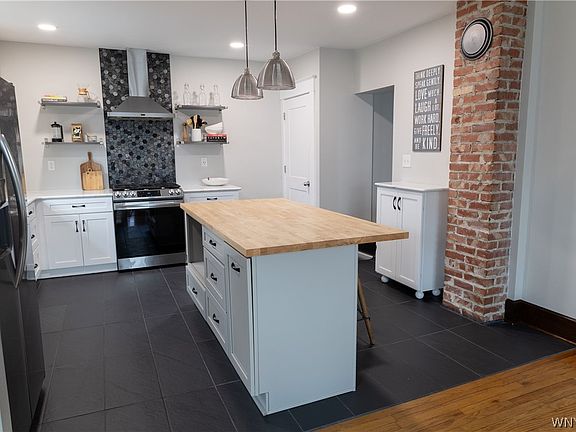 3rd image of 5517 Sterling Rd