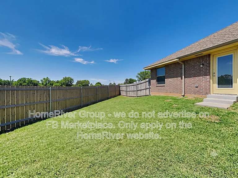 124 Saint Charles Way — Photo 16