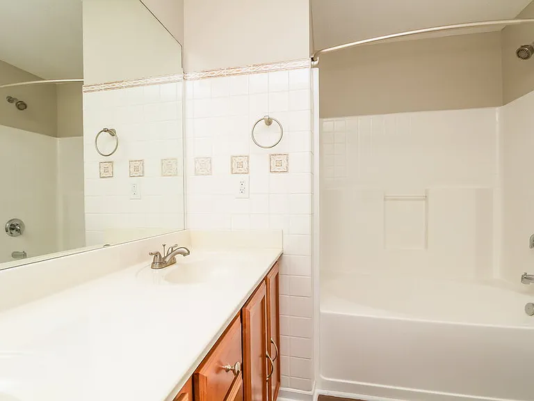 913 Harvest Grove Dr — Photo 11