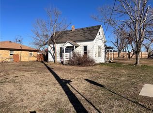 203 N 9th St, Rogers, AR 72756