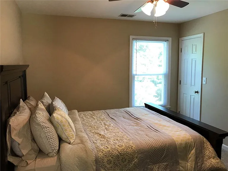 2017 Grove Park Ct — Photo 25