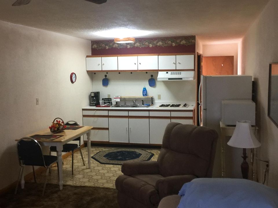 2nd image of 996 Baltimore St #2