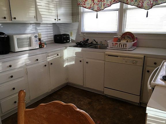 2nd image of 123 Green Park Dr