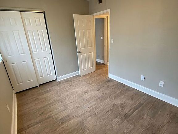 5th image of 25 Poinsettia Pl #6C