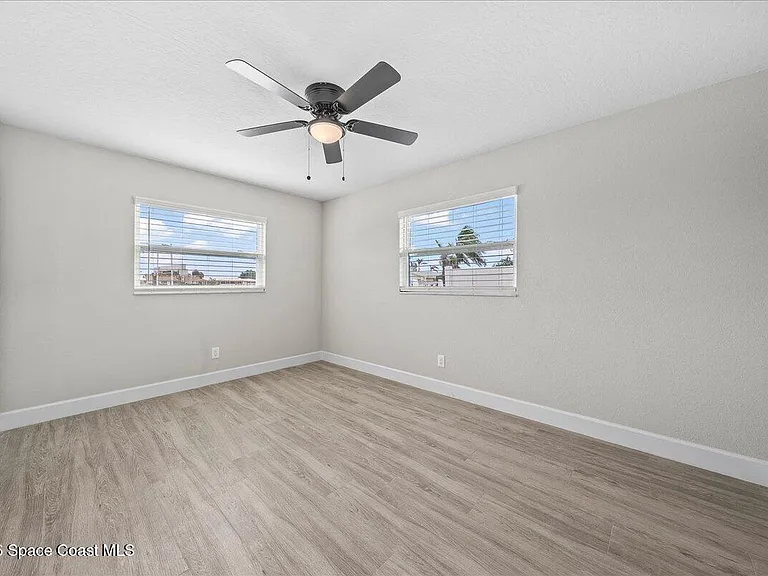 540 Albatross St — Photo 16