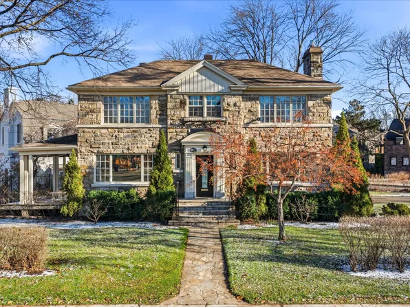 1325 Chemin St, Mont Royal, QC H3R 2N5