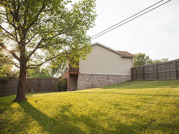 4th image of 3708 Saint Clair Ct