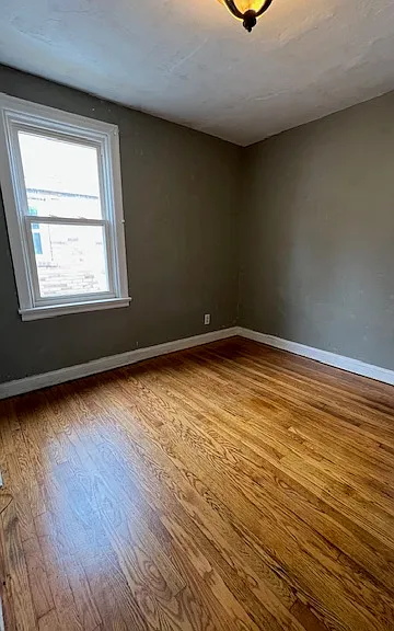 1214 Grant Dr — Photo 4