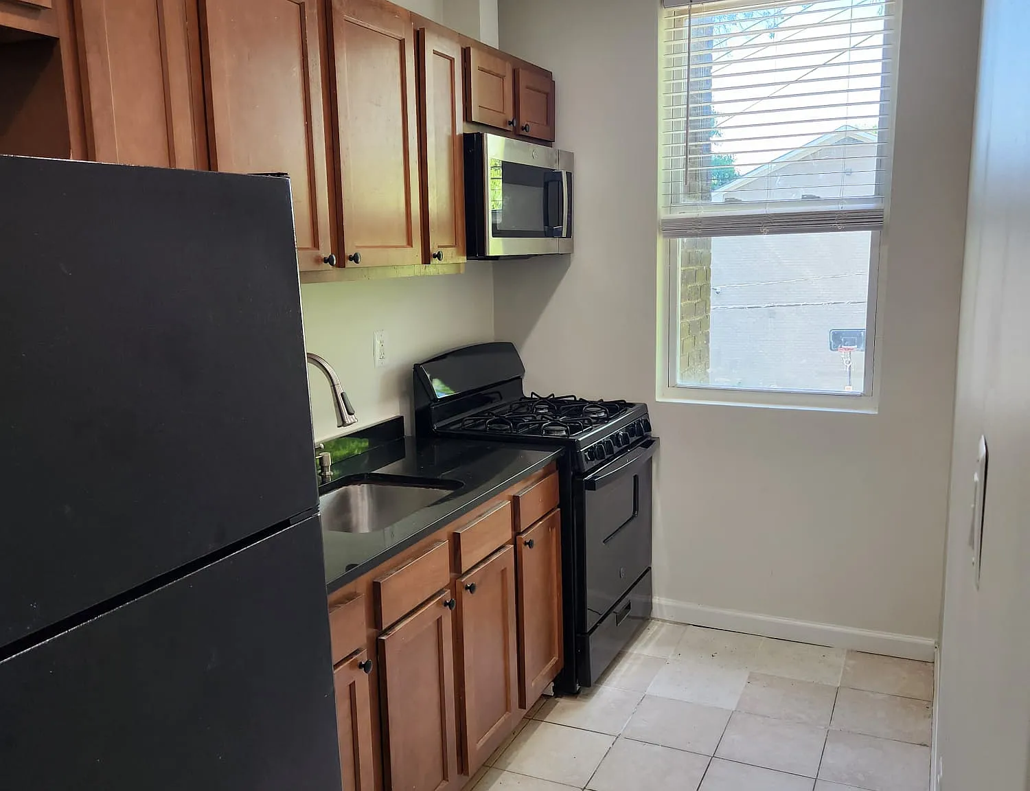 4234 Edson Pl NE — Photo 4