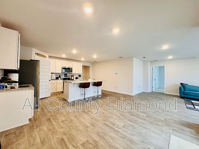 4007 Pioneer Ln — Photo 3