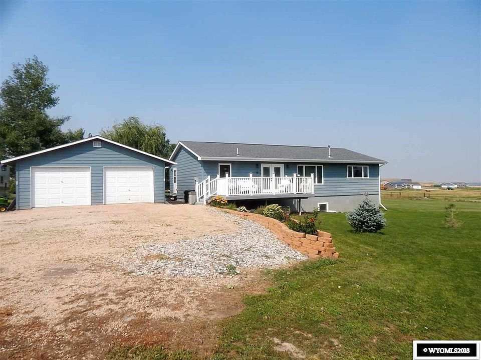 1st image of 10 Valley Dr
