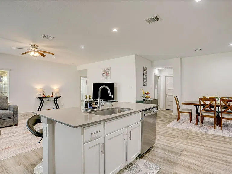7926 Murciana Dr — Photo 9
