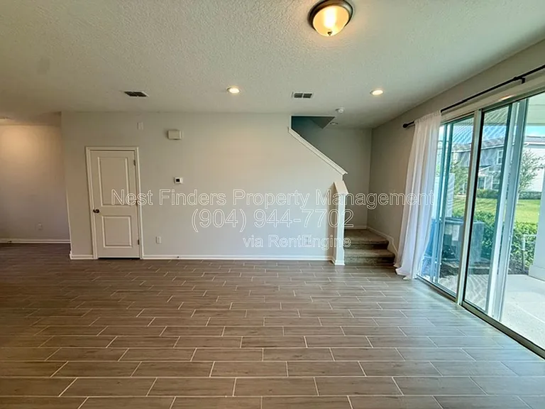 215 Pine Bluff Dr — Photo 8