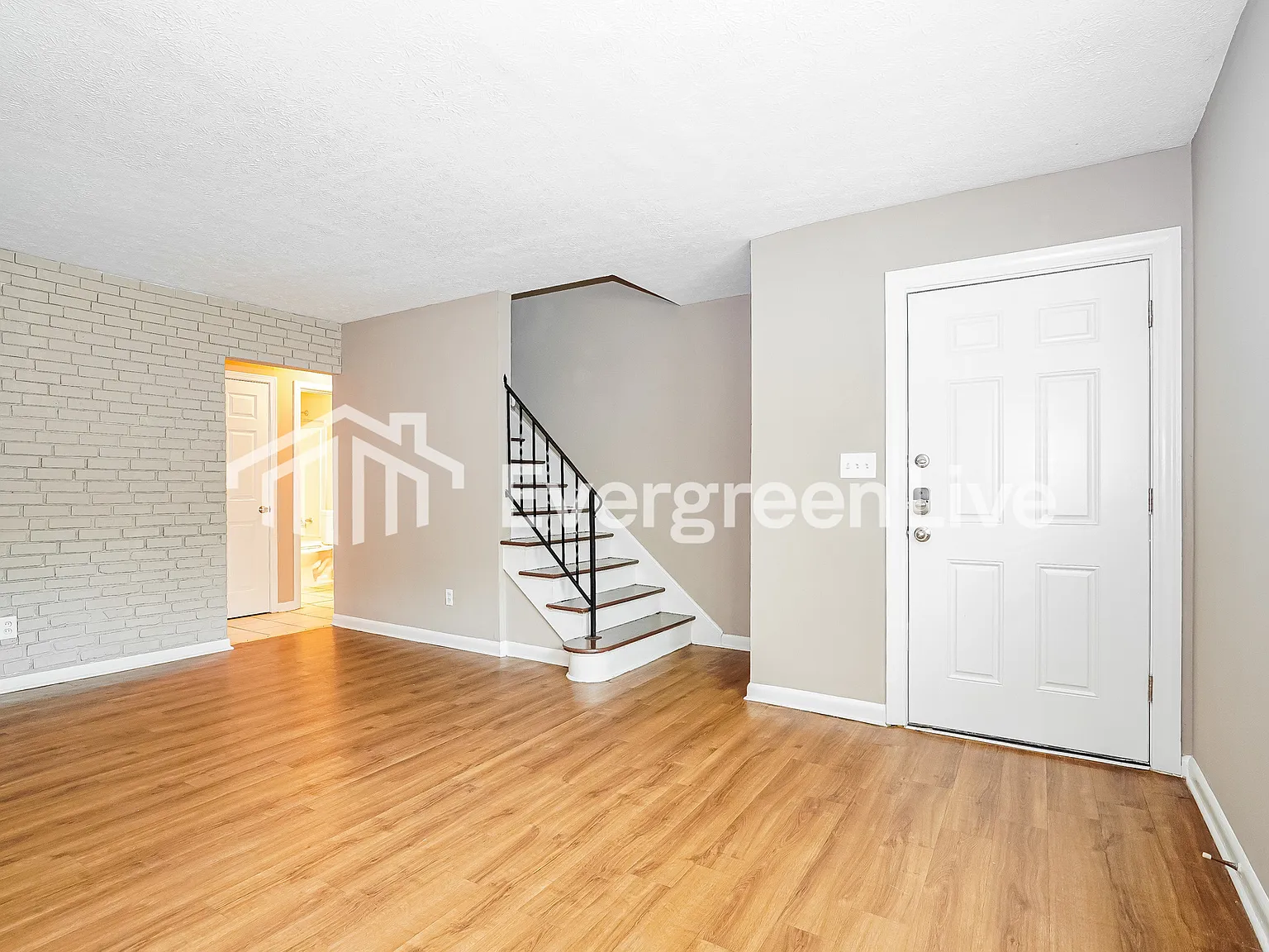3 bed, 1.0 bath, 1148 sqft, $1,395 — Photo 3