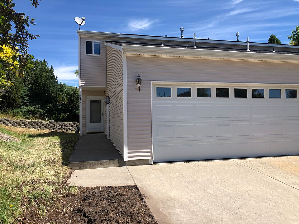 1st image of 212 NW Clay Ct