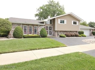 18455 Maple St, Lansing, IL 60438