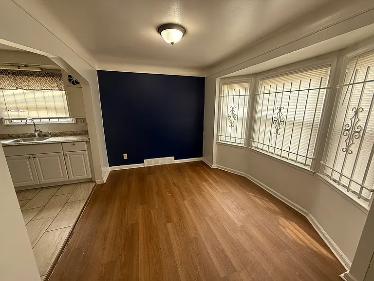 9030 Plainview Ave — Photo 3
