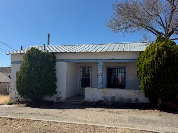 611 Mora St, Las Vegas, NM 87701
