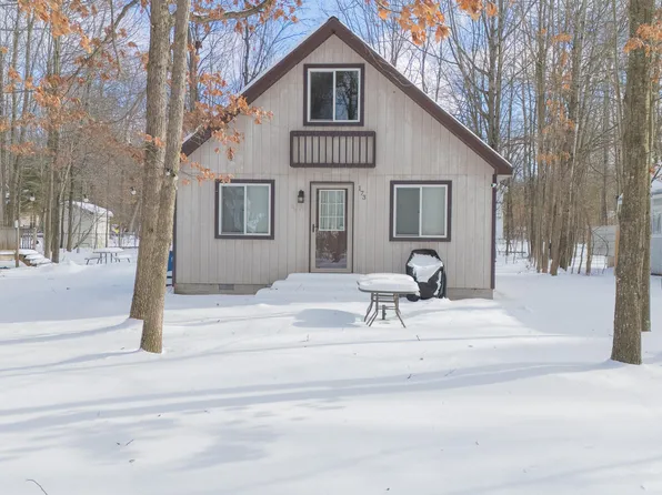 173 Pepperell Ave, Houghton Lake, MI 48629