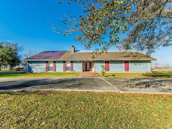 529 Pertuit Ln, Raceland, LA 70394
