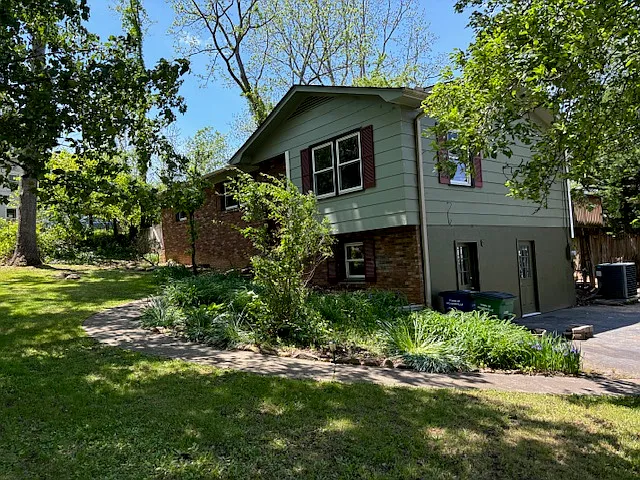 7 Village Park Dr — Photo 2