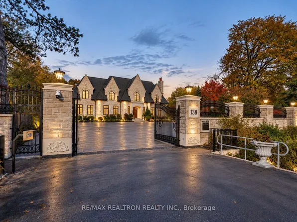 138 Centre St, Vaughan, ON L4J 1G4